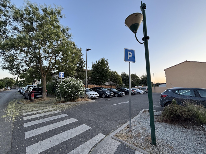 Parking Chemin du Moulin à vent Poussan