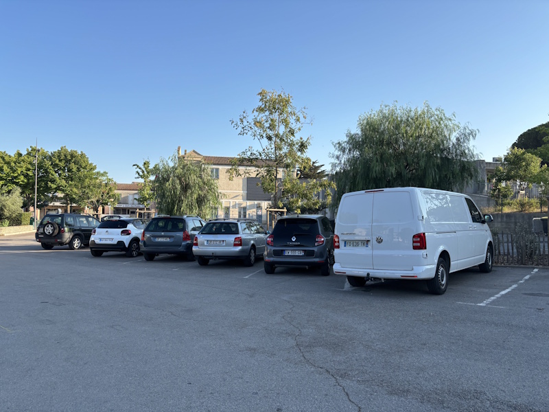 Parking de la Mairie Poussan